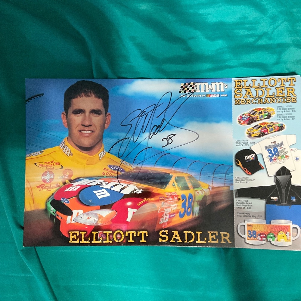 NASCAR’s Elliot Sadler’s signed hero card. M178